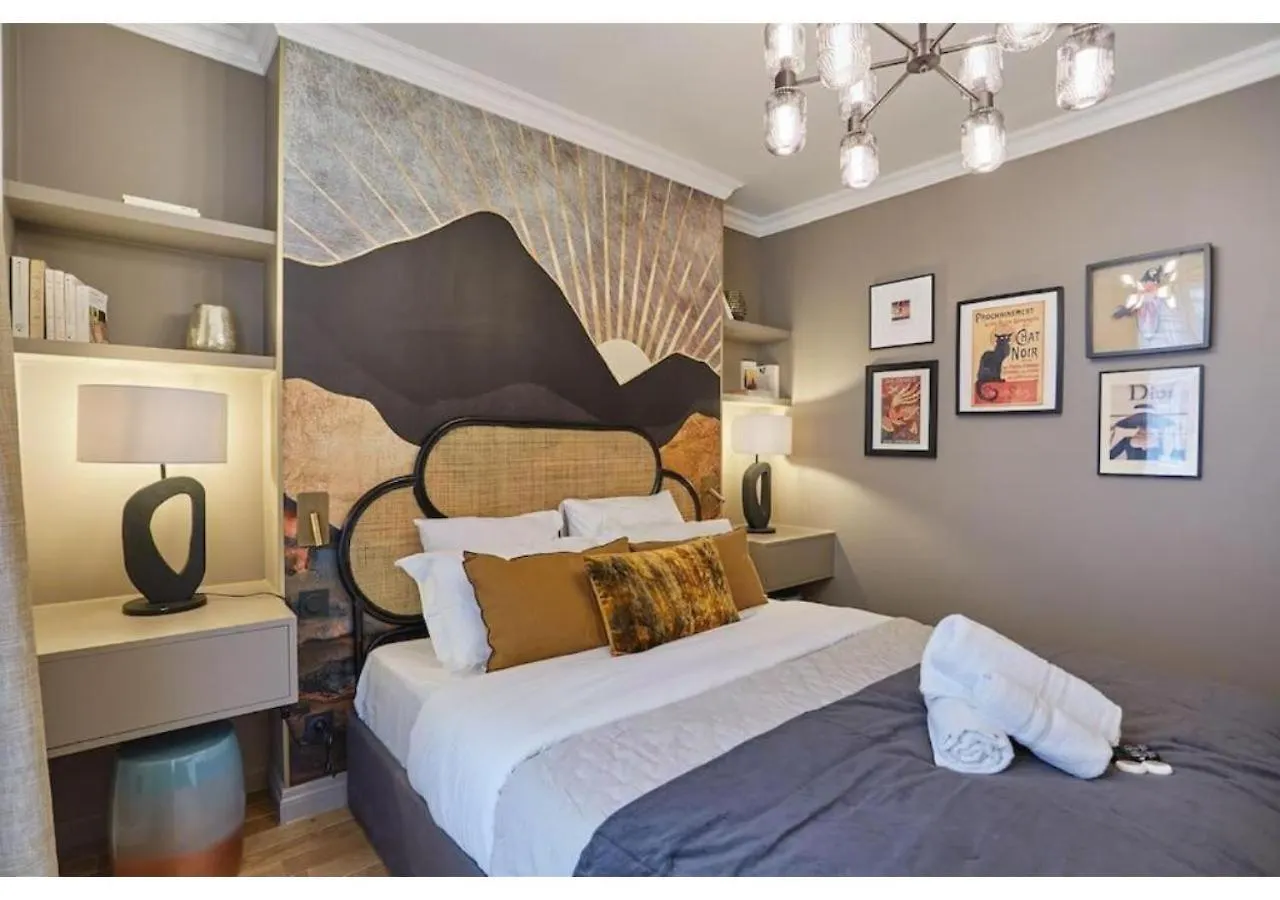 Apartment Notre Dame De Paris By Studio Prestige