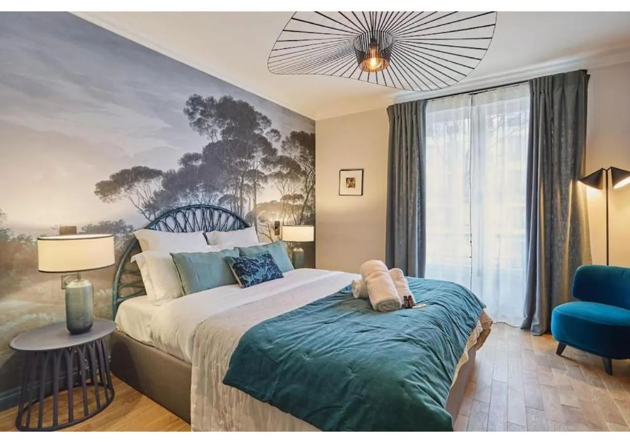 Apartment Notre Dame De Paris By Studio Prestige