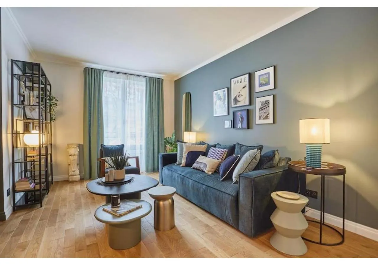 Apartment Notre Dame De Paris By Studio Prestige